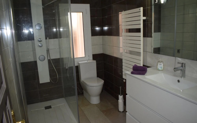 346-casa al Canal,amarre Privado y Piscina