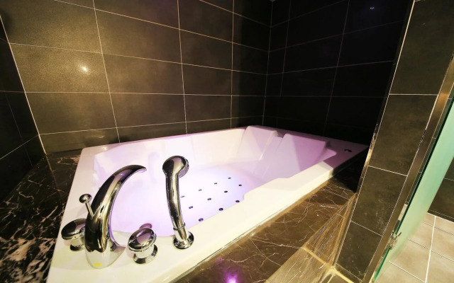 IMT 2 Hotel Wolgot