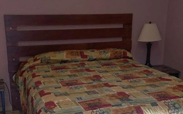 Carlton Motel
