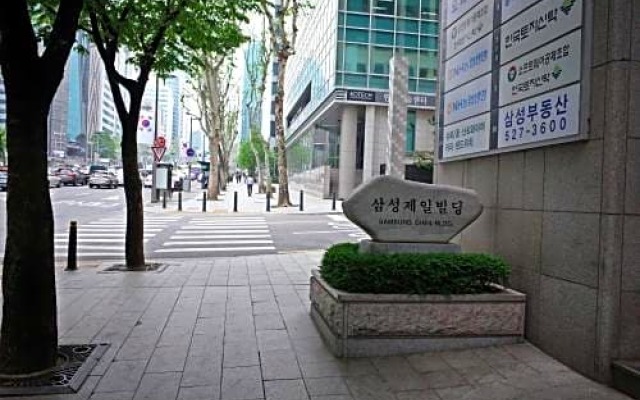 YaKorea Hostel Gangnam вид на фасад