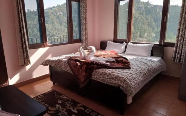 Goroomgo Thakur Home's Shimla
