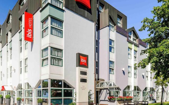 Отель Ibis City Nord Мюнхен вид на фасад