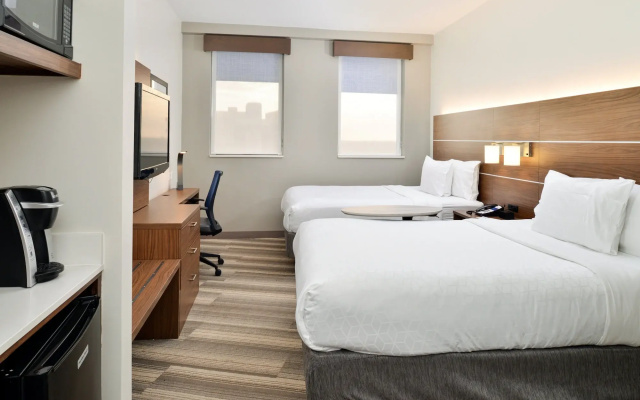 Holiday Inn Express New Orleans - St Charles (ex Modern Hotel)