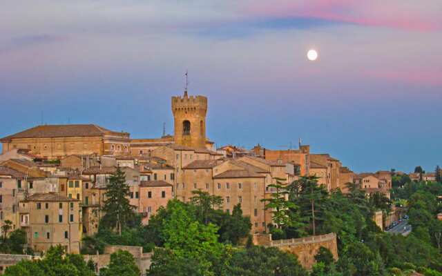 Отель Gallery Hotel Recanati Италия, Реканати - 1 отзыв об отеле, цены и фото номеров - забронировать отель Gallery Hotel Recanati онлайн вид на фасад