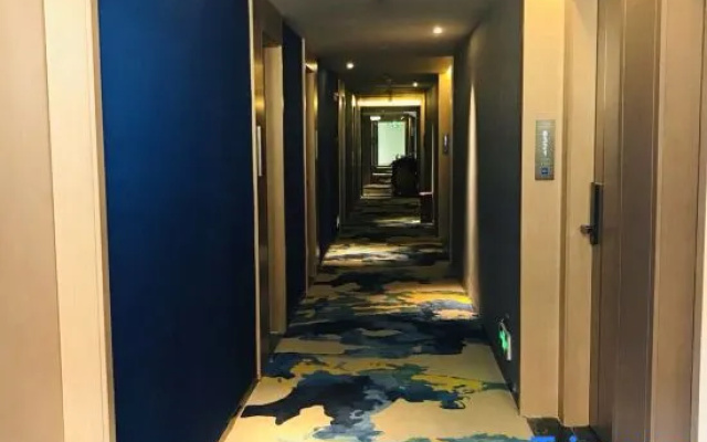 Yufuheng Business Hotel (Shenzhen Longhua Bus Station)