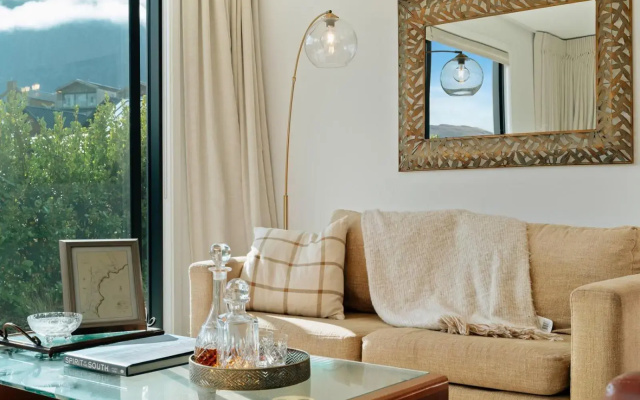 Jacks Point Family Retreat - Jacks Point Holiday Home