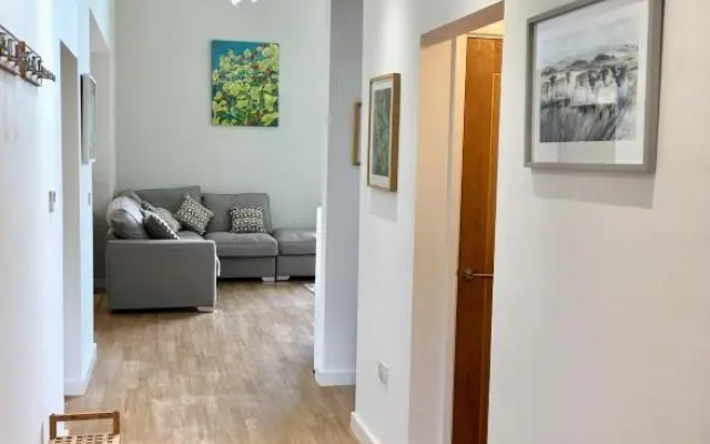 Blackdown Views - New 6 Bedroom Eco House