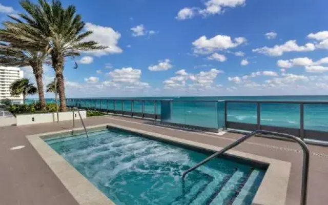 Modern Geometry at Monte Carlo Miami Beach
