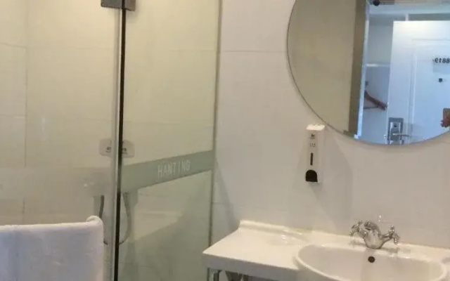 Ji Hotel Wuhan Guanggu