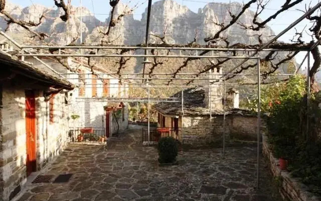 Astraka Guesthouse II