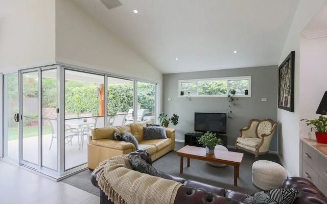 Armidale Cottage