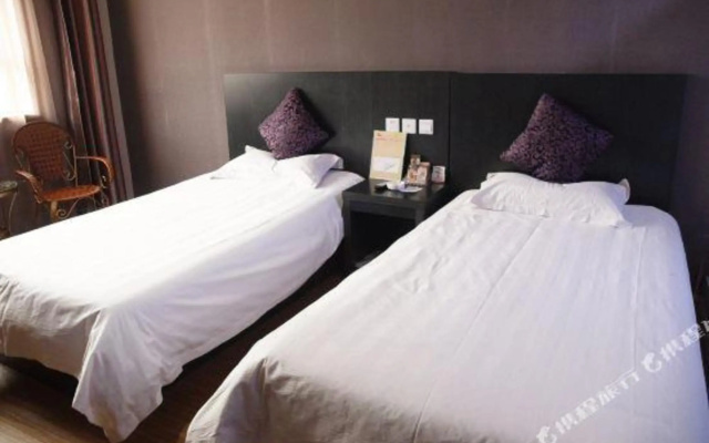 City 118 Chain Hotel