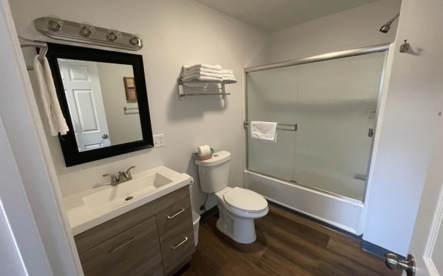 Riverfront Lodging