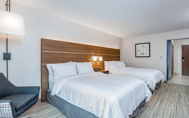 Holiday Inn Express & Suites Elkhart North by IHG