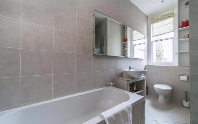 Charming One-Bed Oasis in Hammersmith