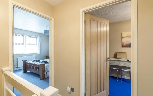 Harry s - 2 Bedroom Holiday Home - Tenby