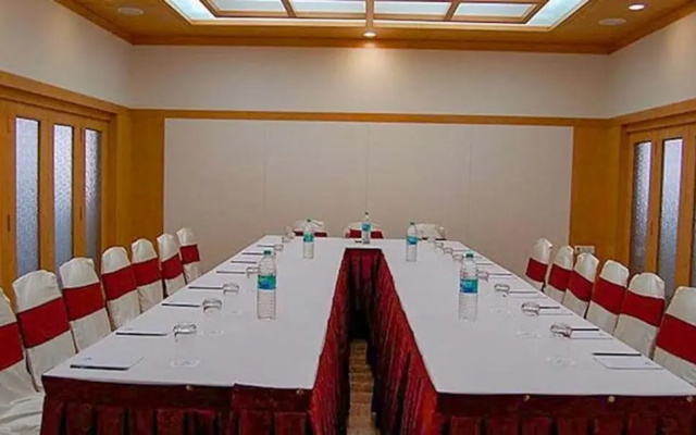 FabHotel Sapphire