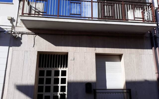 Апартаменты Apartment With 3 Bedrooms in Floridia, With Furnished Terrace - 10 km Флорида вид на фасад