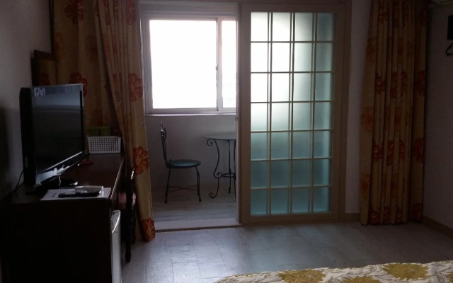 Hera Hotel