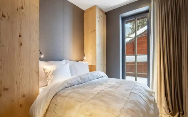 Duplex With Palace Views