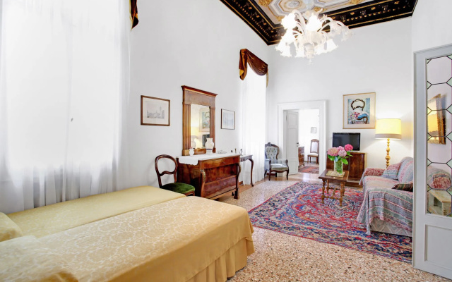 Testa - WR Apartments