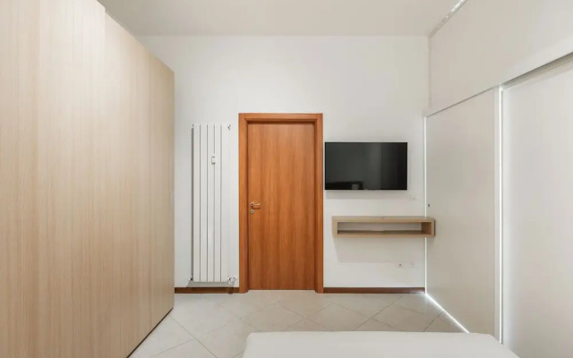 Light-Filled Flat by Wonderful Italy