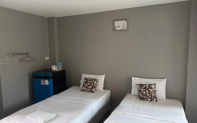 B and B Hotel