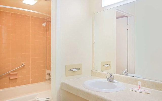Bristol Parkway Inn