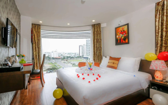 Отель Waikiki Beach Hotel Da Nang instead of Connect