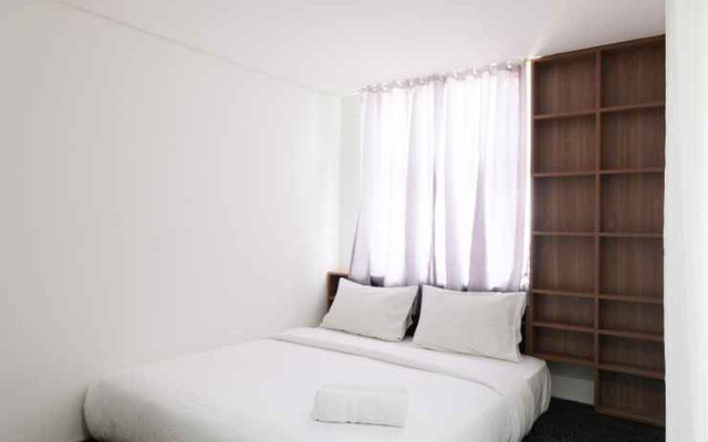 Modern Studio Room at Tuscany Residence By Travelio