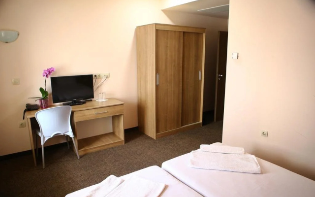 Hotel Iris