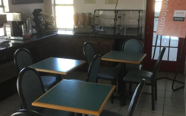 Brush Country Inn And Suites
