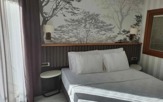 Double Royal Hotel