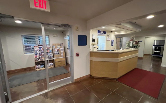 Microtel Inn & Suites