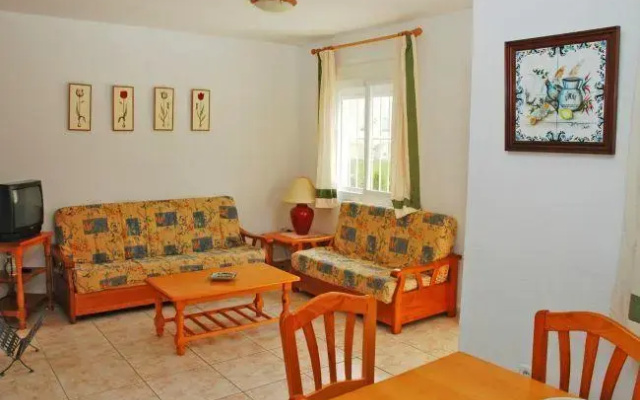 Bungalow with garden, terrace in Alicante