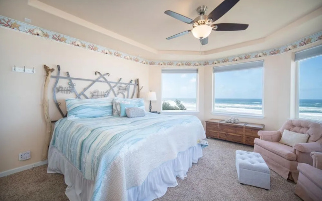 Beverly Beach Overlook for 8 by RedAwning