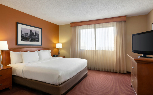 Embassy Suites by Hilton Kansas City International Airport