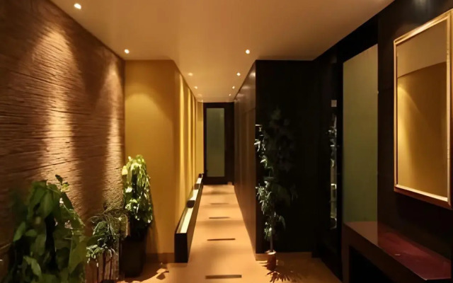 Hotel Brijwasi Royal