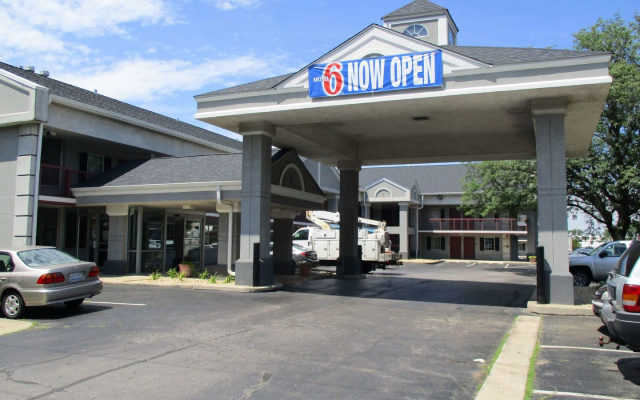 Motel 6 Alsip, IL