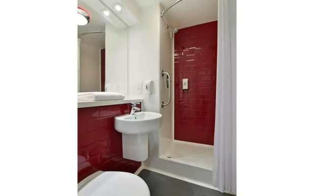 Travelodge Birmingham Airport