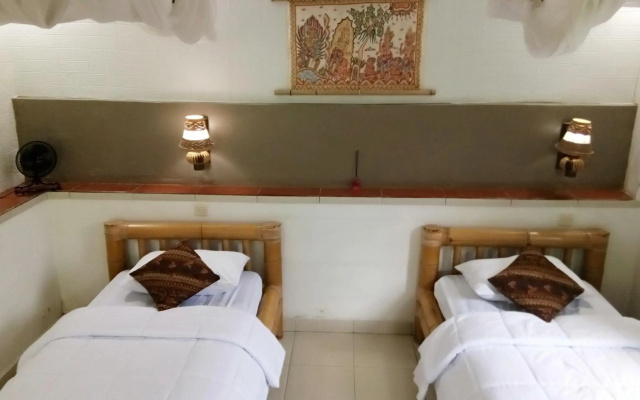 Khrisna Hs and Cottages