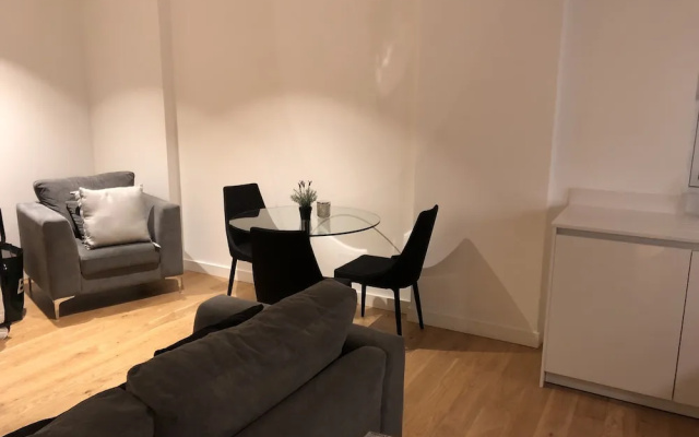 Luxury 2 Bed 2 Bath Apartments next to kings cross