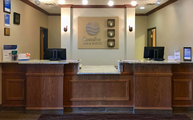 Comfort Inn & Suites Custer - Crazy Horse Area