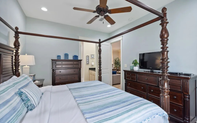 2465 Bungalo 4 Bedroom Home by RedAwning