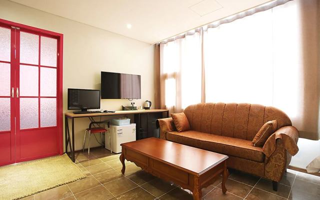 K City Hotel