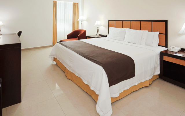 Holiday Inn Express Paraiso Dos Bocas by IHG