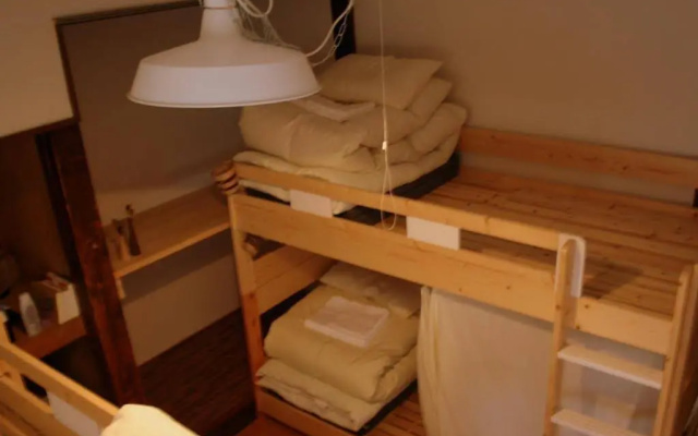 1166 Backpackers