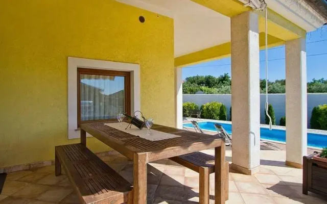 Villa Maggie