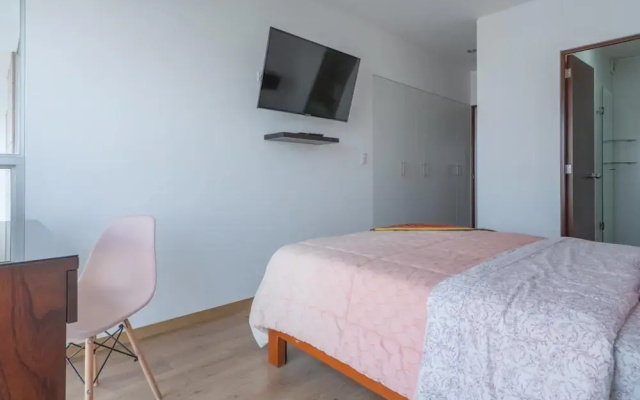 Exclusive Penthouse With Private Rooftop Jacuzzi BBQ Game Room