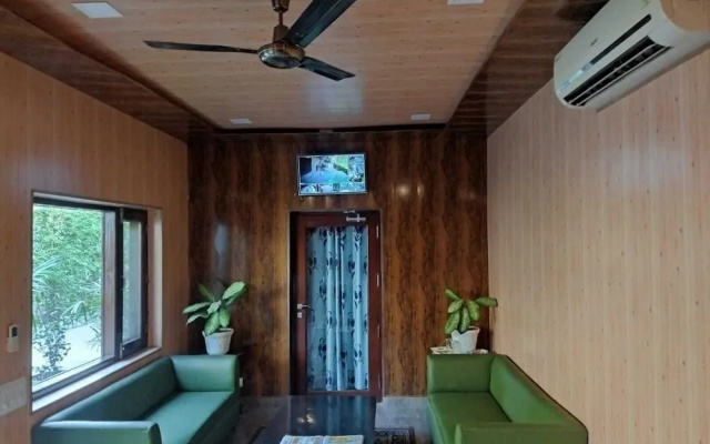Corbett Comfort Lodge